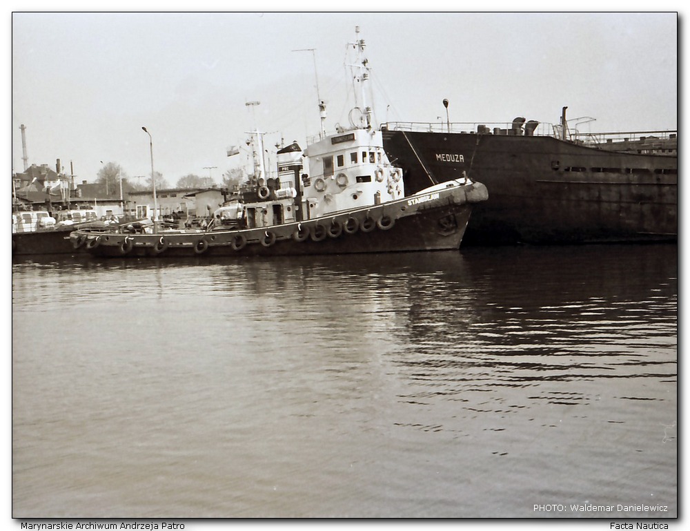 Harbour tug STANIS�AW. Schlepper.