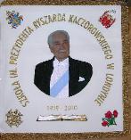Prezydent Ryszard Kaczorowski. Sztandar szko�y w Londynie.